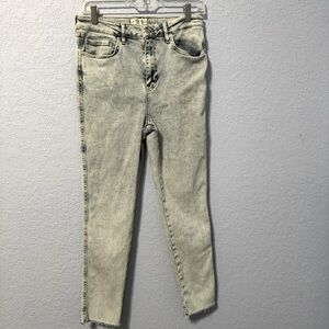 We The Free 31 High Rise Light Wash Raw Hem Skinny Jeans